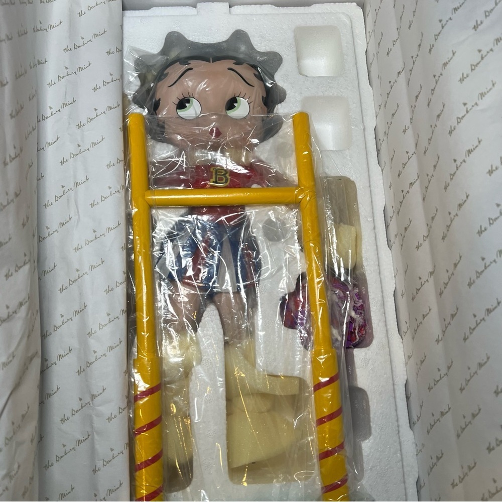 Danbury Mint - Betty Boop "Cheerleader" Porcelain Collector Doll